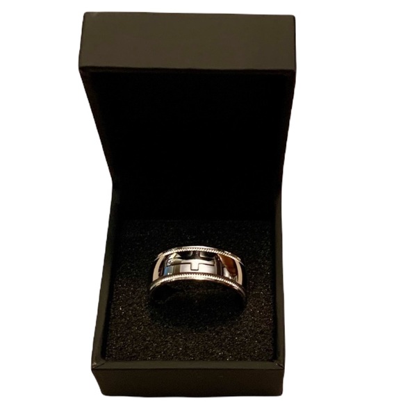 NEW Men’s Stainless Steel Band With Cross - Picture 1 of 5